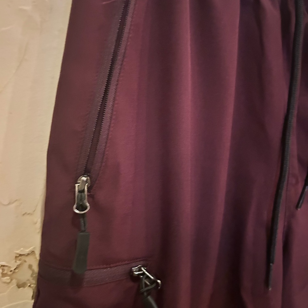 Santiny Wine-Colored Quick Dry Shorts | 9” Inseam | Lightweight & Comfy Medium - Picture 2 of 9